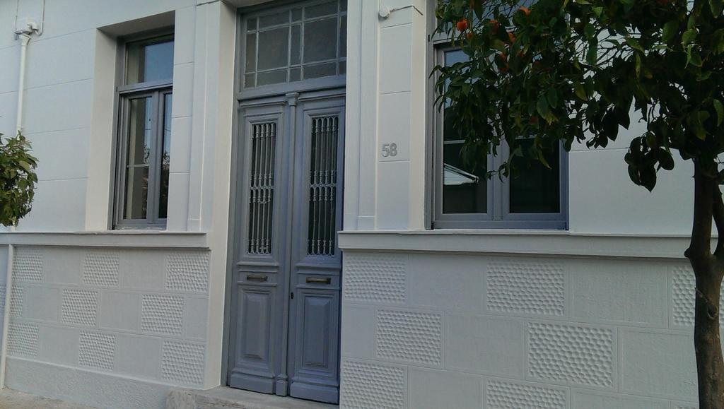 Neoclassical House At Metro Station Attiki *